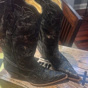 Elegant Black Embroidered Heeled Boots for Women